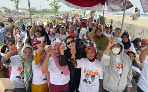 Dukung RK DKI 1, Camelia Petir Bawa PKB Grebek Kampung