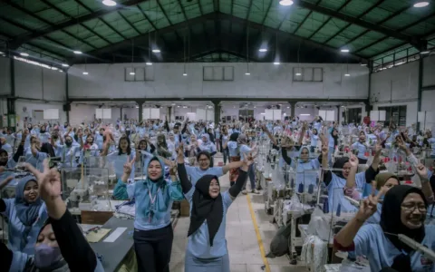 Sapa Ribuan Buruh di Tangerang, Andra Soni Komitmen Tingkatkan Kesejahteraan Masyarakat
