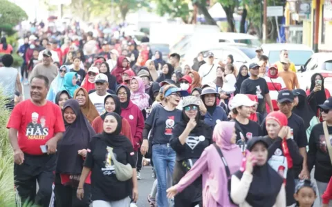 Dihadiri Ribuan Massa, Warga Apresiasi Jalan Sehat di Maluku Utara yang Libatkan Calon Gunernur