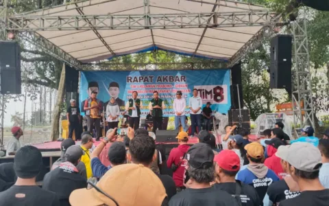 Deklarasi Tim 8 Bersama Masyarakat Tepi Hutan Lamongan