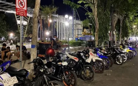 Abah Idi Dongkrak Ekonomi Sampang Lewat Alun-alun Trunojoyo