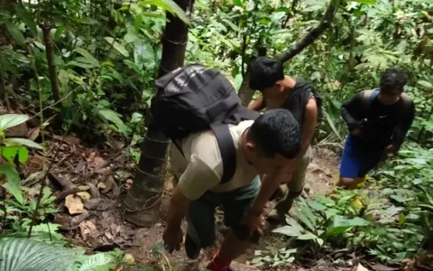 Jajaran Polsek Saibu Kejar Pelaku Penganiyaan Terhadap Wartawan online di Atas Gunung