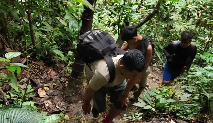 Jajaran Polsek Saibu Kejar Pelaku Penganiyaan Terhadap Wartawan Online Di Atas Gunung
