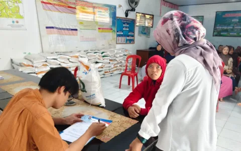 Bulog Salurkan 1750 Ton Bantuan Pangan ke Masyarakat Lebak dan Pandeglang