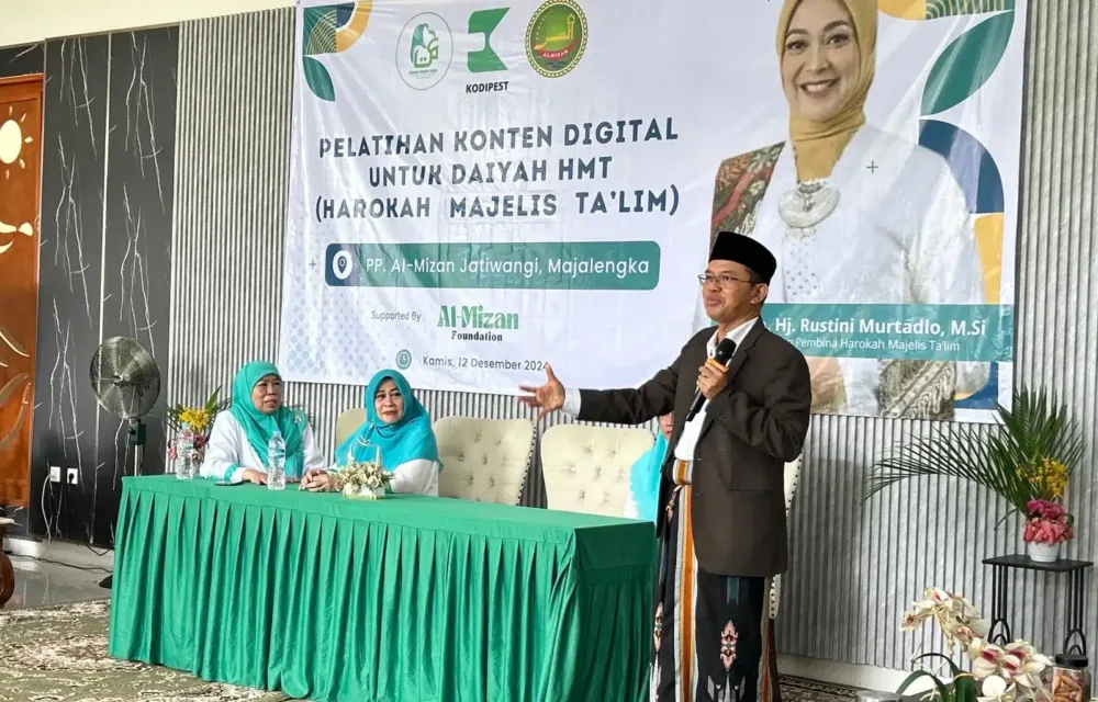 Al Mizan Fondation Bersama Harokah Majelis Taklim (Hmt)  Menggelar Pelatihan Pengelolaan Media Sosial Bagi Para Daiah Di Ponpes