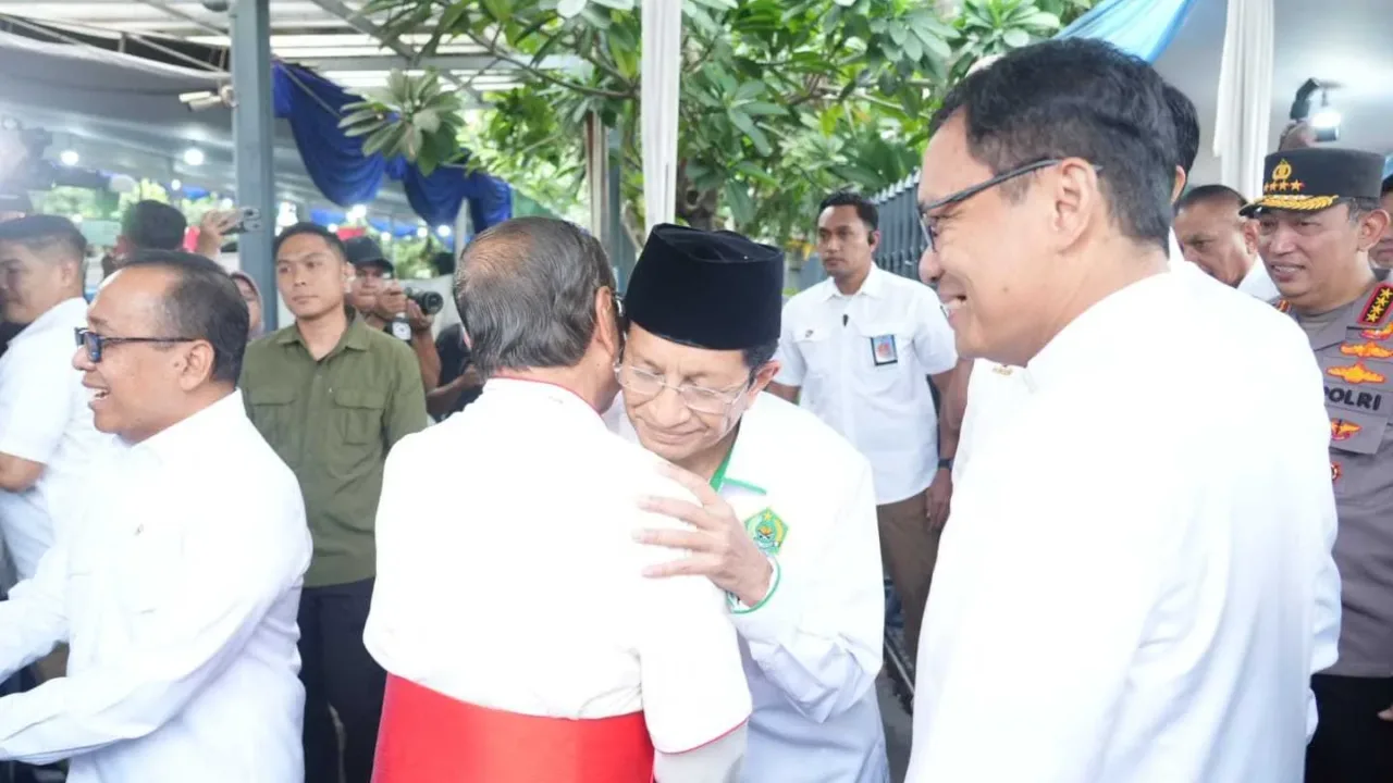 Sapa Umat Kristiani di Gereja, Menag: Natal Menambah Rasa Sayang dan Cinta Damai