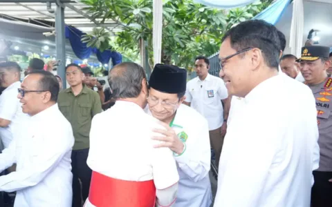 Sapa Umat Kristiani di Gereja, Menag: Natal Menambah Rasa Sayang dan Cinta Damai