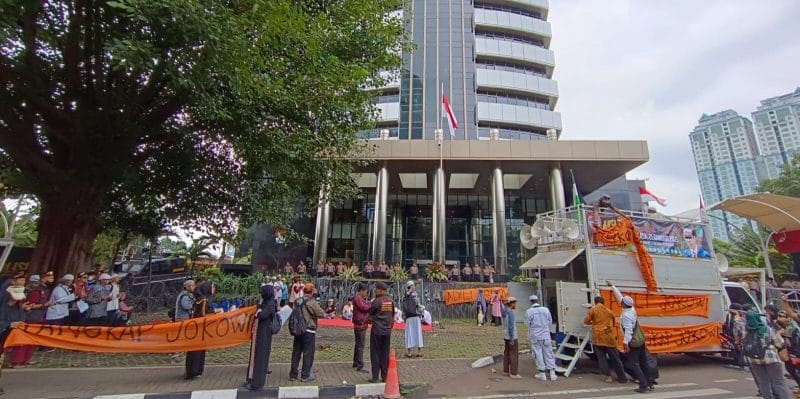 Masa Aksi 211 Minta Kpk Tangkap Dan Adili Jokowi