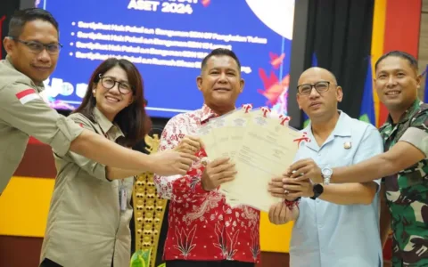 Dukung Asta Cita Presiden RI, Kejari Sanggau Berikan Sertifikat Tanah 15 Rumah Ibadah