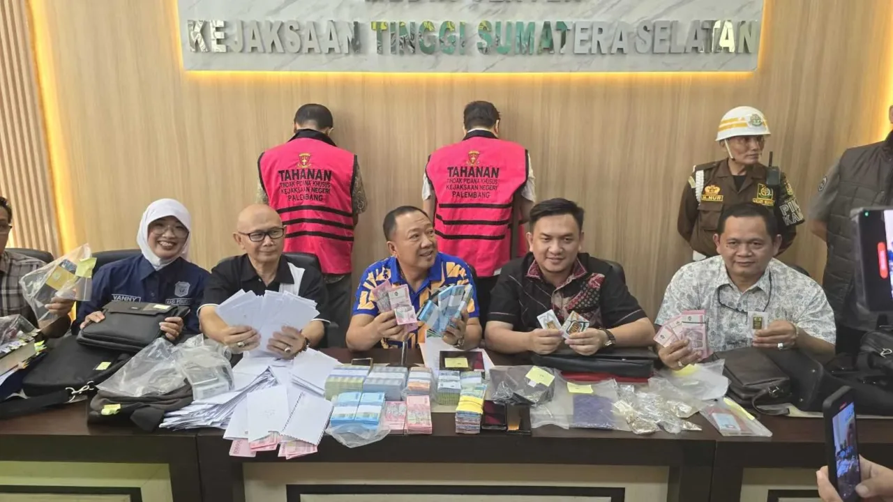 Kejati Sumsel Tahan Pejabat Disnakrtrans Terkait Kasus K3