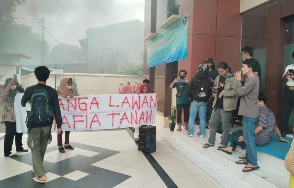 Hakim Diduga Bersekongkol Dengan Mafia Tanah, Warga Binanga Geruduk Pengadilan Tun Makassar