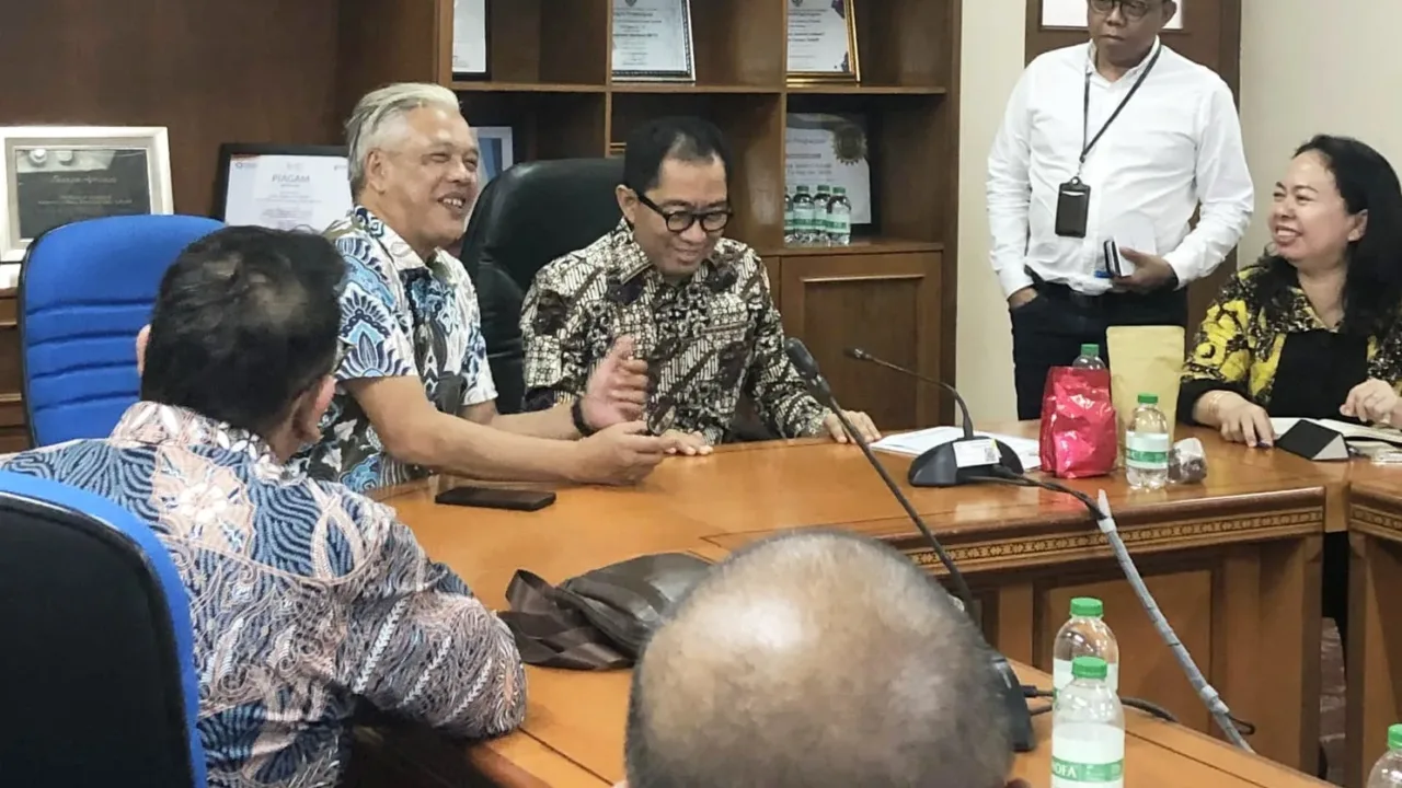 Dewan Pimpinan Pusat Yayasan Gerak Nusantara Sejahtera bersama Wakil Menteri Perindustrian Republik Indonesia.