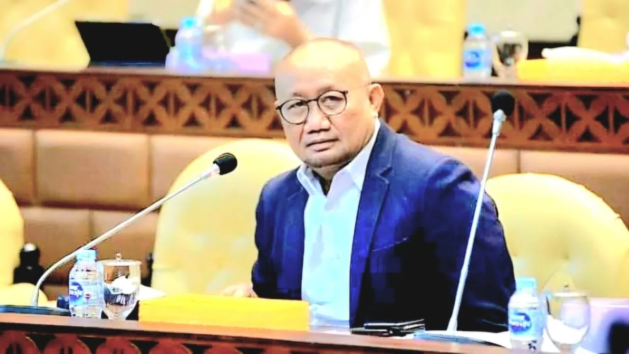 Mudah Memperoleh SIM Card DPR Minta di Perketat