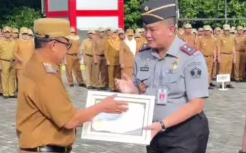 Kantor Imigrasi Kelas I Non TPI Bekasi Raih Penghargaan Inisiator Penancangan Pelayanan Publik Tahun 2025