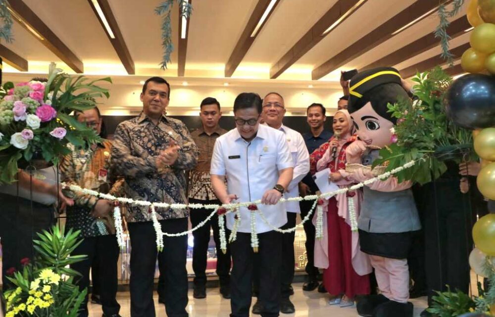 Plt. Dirjen Imigrasi, Saffar M. Godam Meresmikan Immigration Lounge Di Grand Metropolitan Mall Bekasi