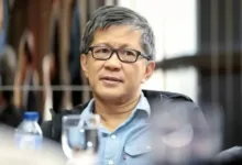 Rocky Gerung Sebut Publik Ingin Prabowo Reshuffle Kabinet