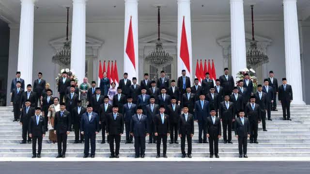 Reshuffle Mentri Miskin Ide Ditunggu Publik
