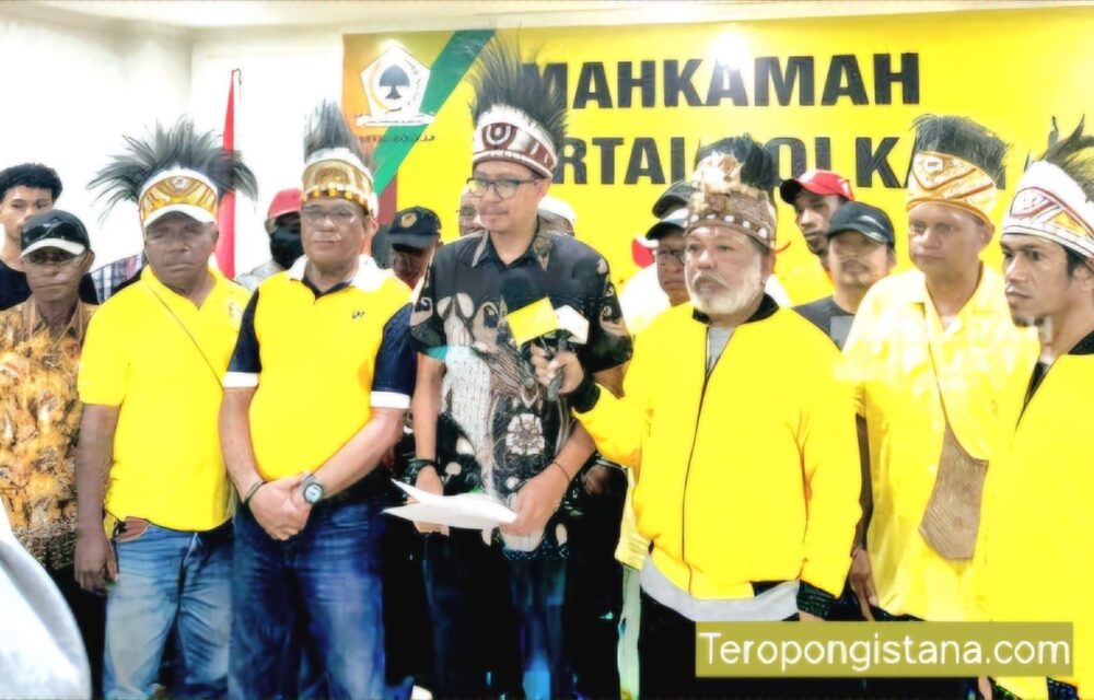 Munaslub Terus Bergulir, Bahlil Digugat Kader Golkar Teropongistana.com Jakarta - Ketua Dprp Provinsi Papua Barat Daya Dari Partai Golkar, Henry Andrew George Wairara Menggugat Keputusan Ketua Umum Bahlil Lahadalia Yang Dinilai Melakukan Pergantian Secara Sepihak. Keputusan Pergantian Tersebut Tertuang Dalam Surat Nomor: B-543/Dpp/Golkar/Ii/2025 Tanggal 8 Februari 2025 Perihal Penetapan Pergantian Pimpinan Dprp Provinsi Papua Barat Daya. &Quot;Kami Hari Ini Mendaftarkan Permohonan Pembatalan Surat Dpp Nomor 543 Tanggal 8 Februari 2025 Yang Membatalkan Klien Kami Pak Henry Wairara Sebagai Ketua Dprd Provinsi Papua Barat Daya. Surat Tersebut Diterbitkan Tanpa Prosedur Yang Benar Yaitu Usulan Dari Dpd I Sebagaimana Diatur Dalam Keputusan Rapimnas Tahun 2013,&Quot; Ujar M. Alberto Soniwura, Kuasa Hukum Henry A.g Wairara Kepada Wartawan Di Mahkamah Partai Golkar, Rabu 26 Februari 2025. Alberto Menegaskan, Landasan Hukum Dari Penunjukan Henry Sebagai Ketua Dprp Papua Barat Daya Sesuai Dengan Keputusan Partai Golkar.  Menurut Alberto, Klien Nya Telah Ditetapkan Sebagai Ketua Dprd Provinsi Papua Barat Daya Sejak Tanggal 31 Oktober 2025 Melalui Surat Dpp Nomor: B-447/Dpp/Golkar/X/2024 Tanggal 31 Oktober 2024. Meski Pergantian Jabatan Publik Sebagai Hak Partai Politik, Namun Gugatan Kubu Henry Juga Dilandaskan Kepada Asas Konstitusional, Yaitu Putusan Mahkamah Konstitusi (Mk). Hal Tersebut Dimuat Dalam Putusan Mk Nomor: 33/Pui-Xx/2022. Pergantian Pimpinan Dprp Meskipun Menjadi Hak Partai Politik Tetapi Harus Dilakukan Berdasarkan Evaluasi Kinerja Bukan Pertimbangan Subjektif. &Quot;Tidak Pernah Ada Teguran Atau Evaluasi Kinerja Oleh Partai Golkar. Padahal Mk Sudah Menegaskan Pimpinan Dprd Itu Meskipun Hak Partai Politik Tetapi Pergantiannya Harus Berdasarkan Evaluasi Kinerja Bukan Like Or Dislike,&Quot; Tegas Alberto. Terakhir, Alberto Menegaskan Langkah Yang Ditempuh Ini, Sebagai Hak-Hak Konstitusional Dari Kliennya, Yang Juga Dipilih Berdasarkan Amanah Masyarakat Melalui Pemilihan Langsung. &Quot;Jadi Menurut Kami Ini Jelas Perbuatan Sewenang-Wenang Terhadap Klien Kami, Dan Kami Tegas Menyatakan Akan Menggugat Untuk Mempertahankan Hak Hak Klien Kami,” Tandasnya. Gugatan Yang Diajukan Tersebut Diterima Pada Kepaniteraan Mahkamah Partai Golkar Dan Diberi Tanda Terima, Kemudian Puluhan Kader Golkar Papua Barat Daya Meninggalkan Dpp Partai Golkar.