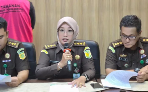 Kejati Sumsel Ringkus Buronan Dugaan Korupsi Alat Pencegahan Covid-19