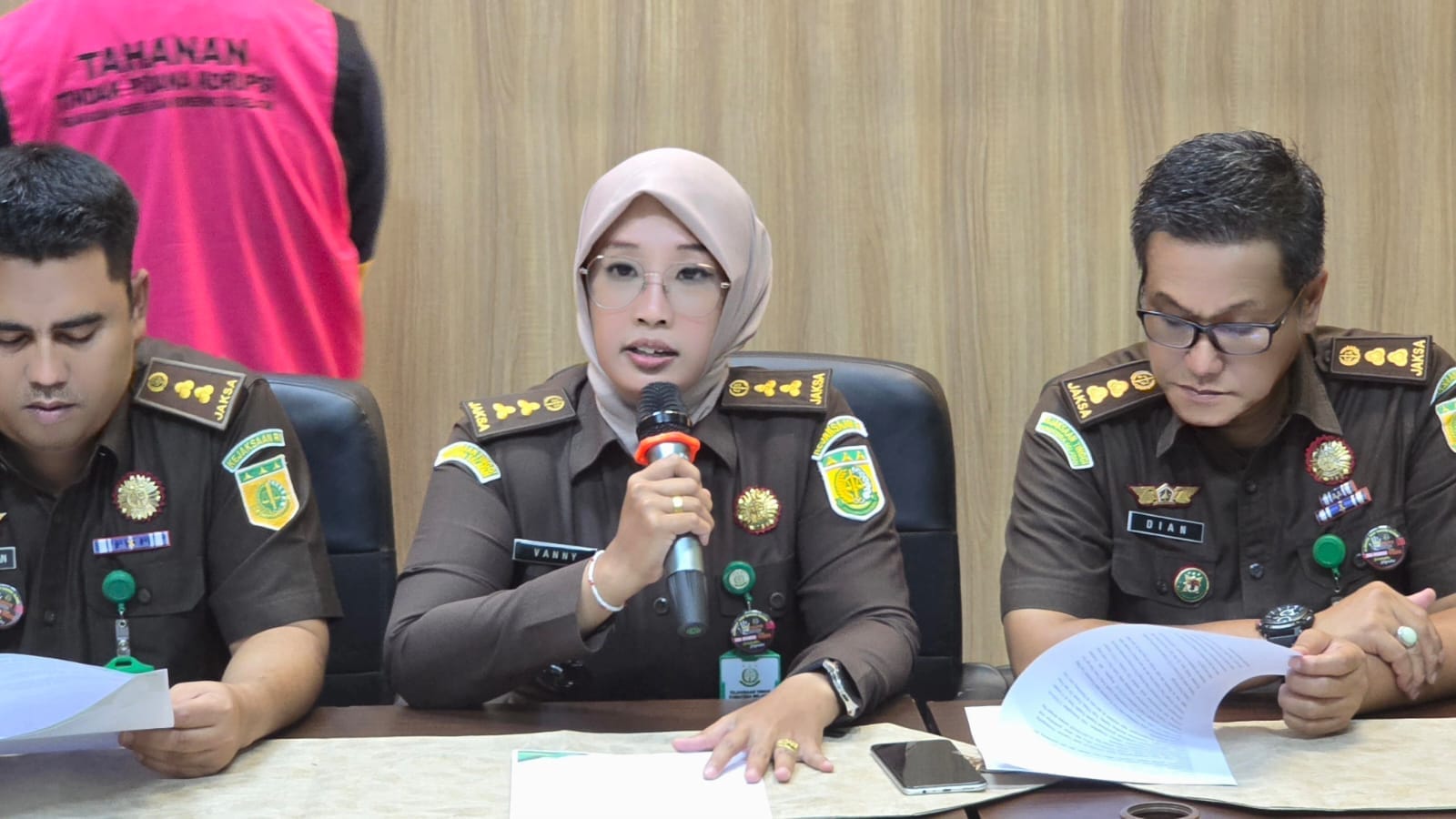 Kejati Sumsel Ringkus Buronan Dugaan Korupsi Alat Pencegahan Covid-19
