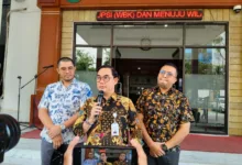 Tom Lembong dan Charles Sitorus Tahap ll ke Kejaru Jakpus
