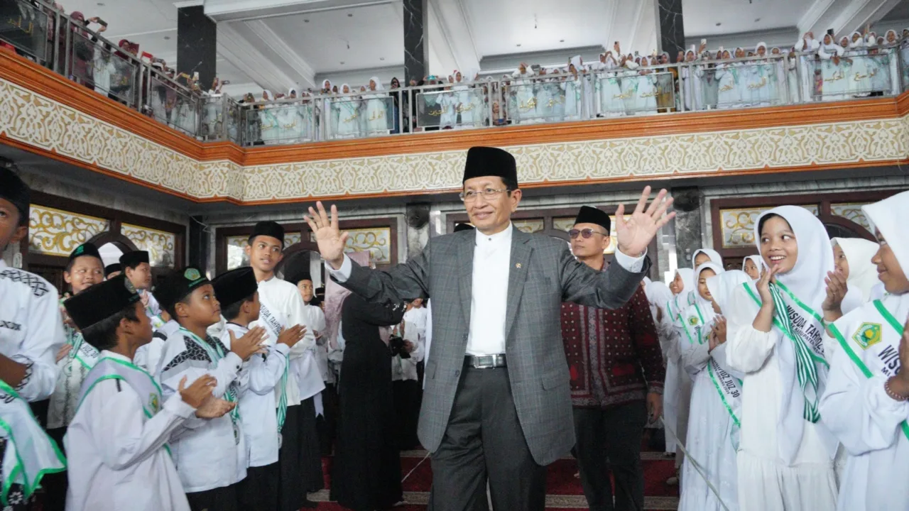 Menteri Agama Nasaruddin Umar memastikan program Pendidikan Profesi Guru (PPG) bagi Guru Pendidikan Agama Islam (PAI) di Sekolah tetap berjalan.