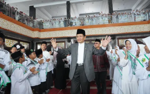 Menteri Agama Nasaruddin Umar memastikan program Pendidikan Profesi Guru (PPG) bagi Guru Pendidikan Agama Islam (PAI) di Sekolah tetap berjalan.