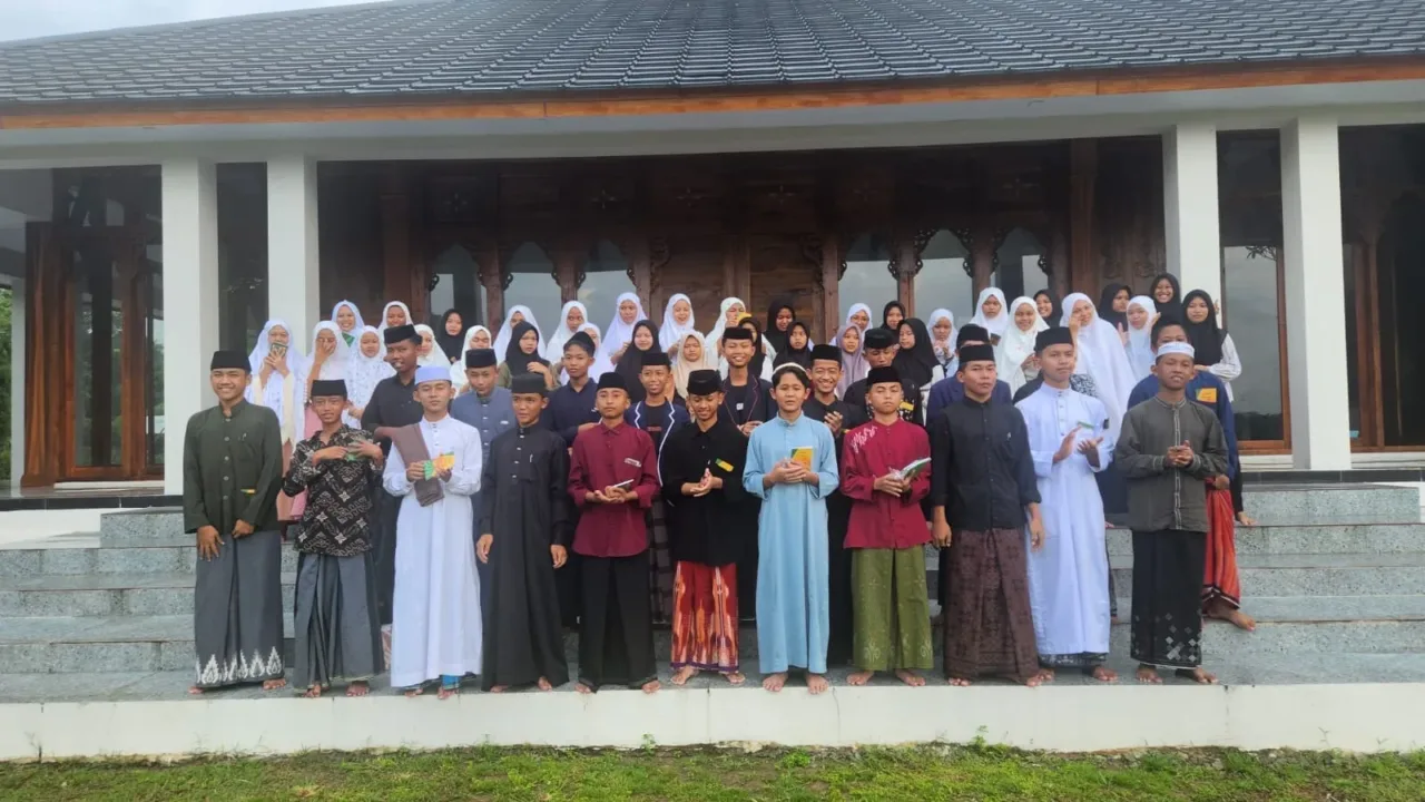 Pesantren Ekologi Al Mizan Wanajaya Majalengka kian banyak mencatatkan prestasi baik di tingkat kota, provinsi, hingga nasional.