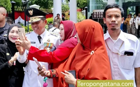 Presiden Prabowo Subianto melantik 961 kepala daerah dari seluruh Indonesia yang digelar serentak di Istana Kepresidenan Jakarta pada Kamis, 20 Februari 2025.