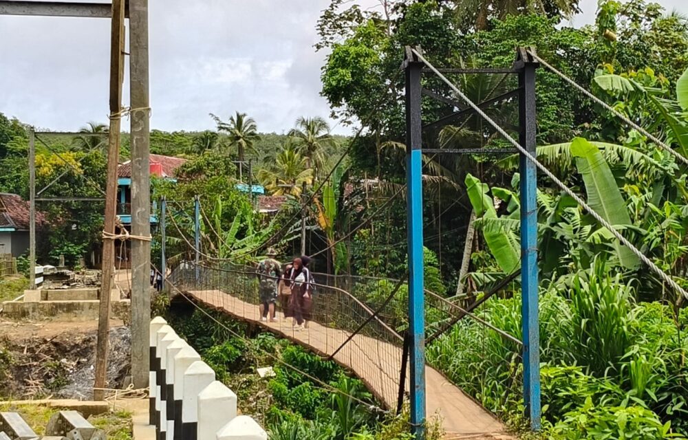 Tmmd Ke - 123 Kodim 0603/Lebak Bawa Kebahagiaan Bagi Anak Sekolah Di Desa Terpencil