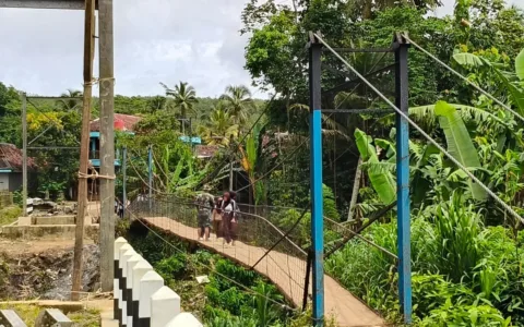 TMMD ke – 123 Kodim 0603/Lebak Bawa Kebahagiaan Bagi Anak Sekolah di Desa Terpencil