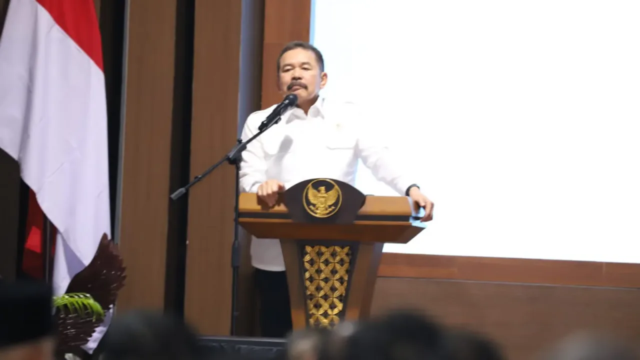 Para kepala daerah yang menjadi peserta retret pembekalan diwanti-wanti agar tidak melakukan tindak pidana korupsi. Apabila mereka melakukan praktik korupsi, maka akan berhadapan dengan hukum.