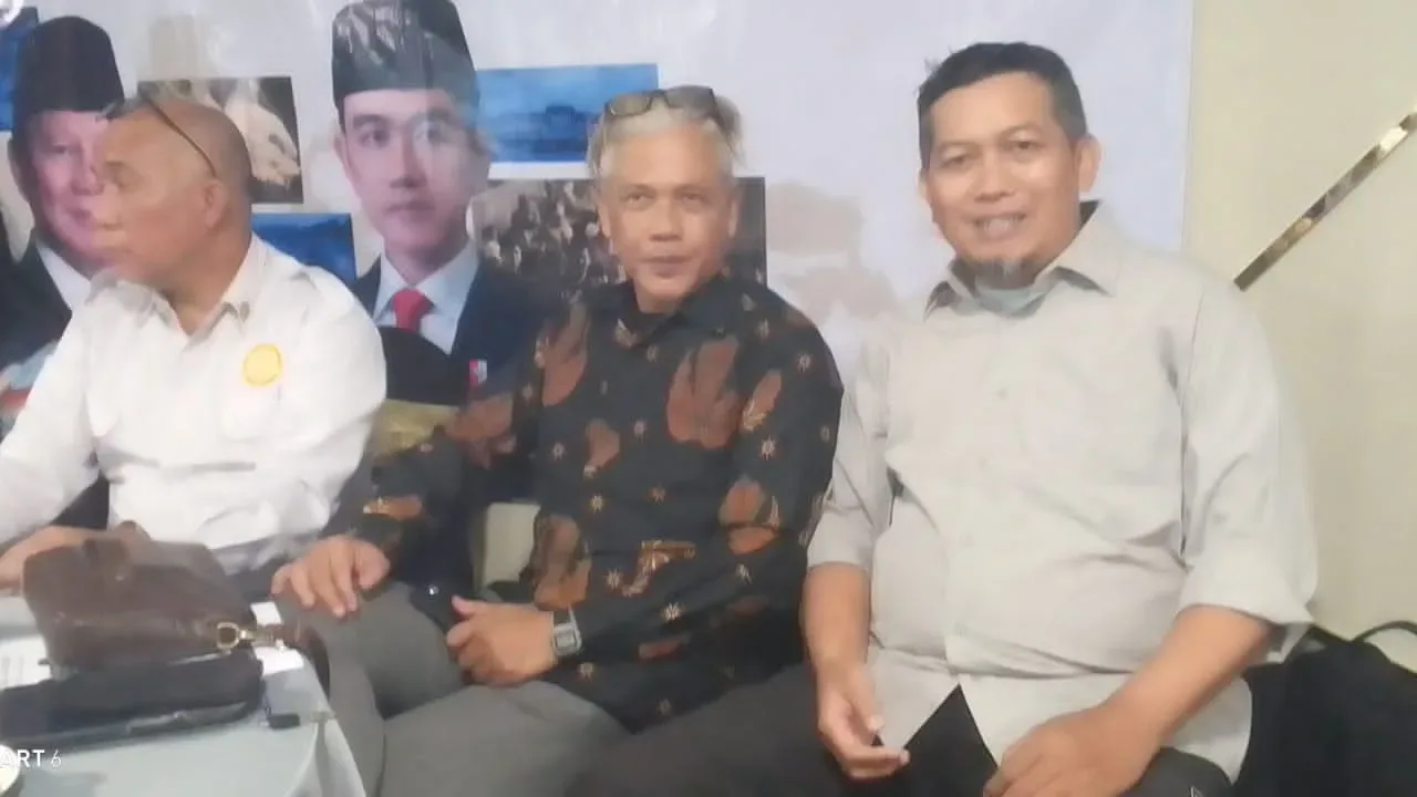 Ketua GERAK 08 Revitriyoso Husodo atau Komunitas Gerakan Ekonomi Kreatif (GERAK) 08 meminta Pertamina bertanggung jawab. Hal ini terkait korupsi oleh Direktur Utama PT Pertamina Patra Niaga Riva Siahaan, berujung dugaan pengoplosan Pertalite yang dijual dengan harga Pertamax.