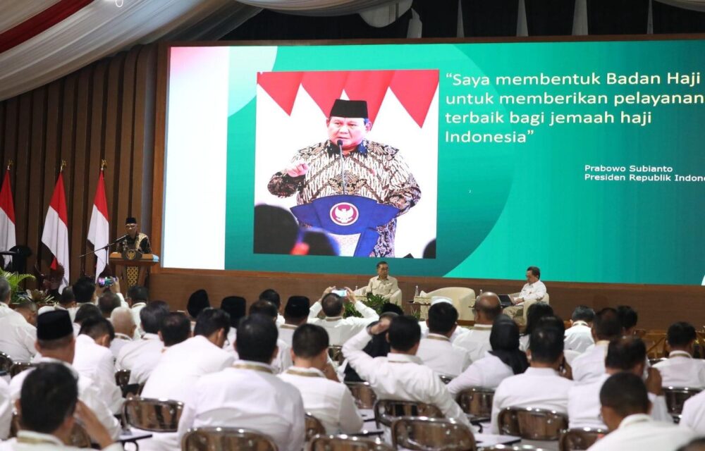 “Keragaman Budaya Kita Dan Kekayaan Budaya Kita Ini Saya Sebut Bukan Hanya Diversity, Tapi Mega Diversity Karena Saya Kira Tidak Ada Negara Lain Yang Kekayaan Budayanya Lebih Hebat Dari Indonesia,” Ujar Fadli Saat Menyampaikan Materi Pada Retret Kepala Daerah 2025 Di Lembah Tidar Akademi Militer (Akmil) Magelang, Jawa Tengah, Rabu (26/2/2025).