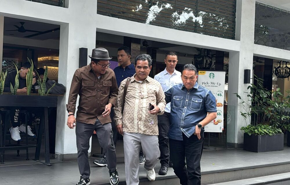 Kejati Dkj Tahan 2 Pengacara Dan Oknum Jaksa Yang Diduga Gelapkan Duit Sitaan Robot Tranding