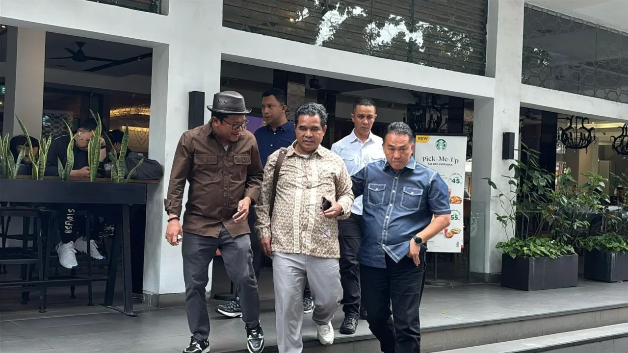 Kejati DKJ Tahan 2 Pengacara dan Oknum Jaksa yang Diduga Gelapkan Duit Sitaan Robot Tranding