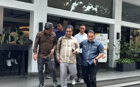 Kejati DKJ Tahan 2 Pengacara dan Oknum Jaksa yang Diduga Gelapkan Duit Sitaan Robot Tranding