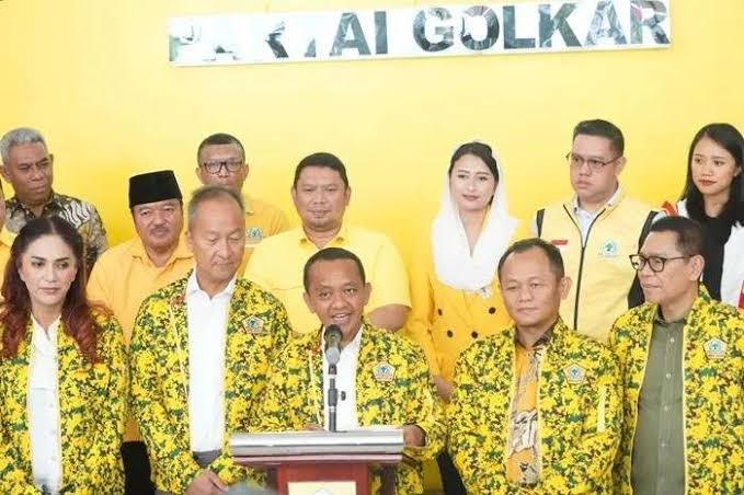 Bahlil Lahadalia Ketua Umum Partai Golkar Bersama Jajaran Pengurus.