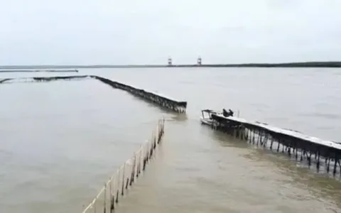 OPA atau Operasi Penyelamatan Aguan tampaknya sedang berjalan terbukti bahwa sertifikat pagar laut milik perusahaan Aguan menurut Menteri "gagah" yang kemudian "melempem" Nusron Wahid ternyata batal dicabut. Sementara Bareskrim Mabes Polri menyatakan ketidakterlibatan perusahaan Aguan dan Antoni Salim baik dalam pagar laut maupun SHGB atau SHM. 