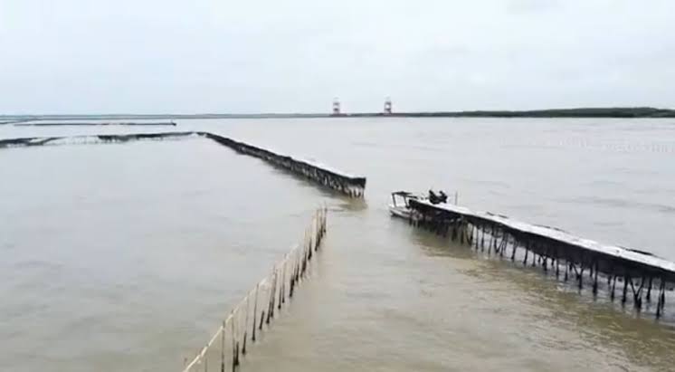Opa Atau Operasi Penyelamatan Aguan Tampaknya Sedang Berjalan Terbukti Bahwa Sertifikat Pagar Laut Milik Perusahaan Aguan Menurut Menteri &Quot;Gagah&Quot; Yang Kemudian &Quot;Melempem&Quot; Nusron Wahid Ternyata Batal Dicabut. Sementara Bareskrim Mabes Polri Menyatakan Ketidakterlibatan Perusahaan Aguan Dan Antoni Salim Baik Dalam Pagar Laut Maupun Shgb Atau Shm. 