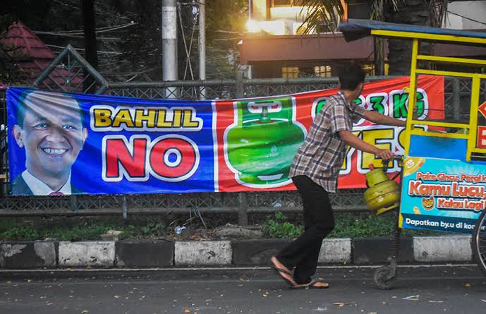 Gambar Bertulisan Bahlil Yes Gas 3Kg Yes Beredar Di Daerah-Daerah Wilayah Indonesia.