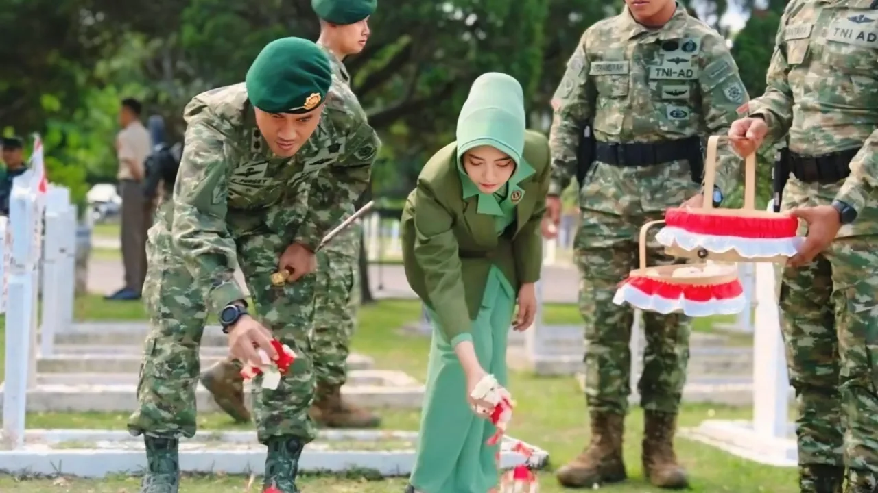 HUT Kostrad ke-64, Yonif 330 Kostrad Ziarah ke TMP Cikutra