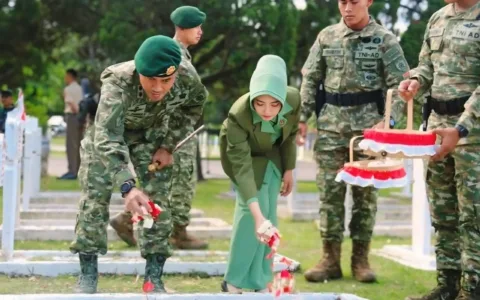 HUT Kostrad ke-64, Yonif 330 Kostrad Ziarah ke TMP Cikutra