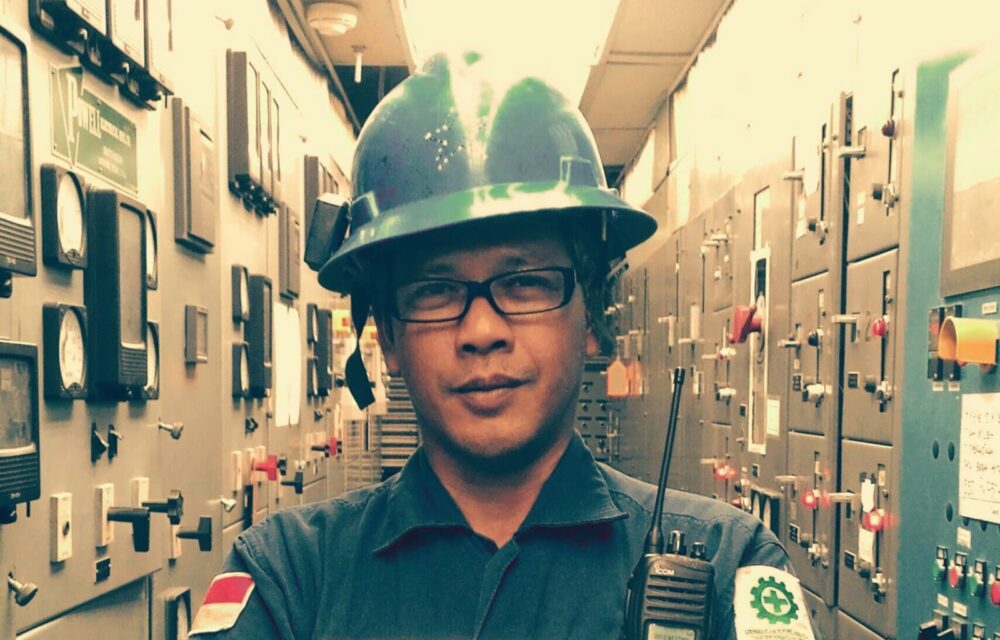 Jakarta - Ketua Umum Komunitas Gerakan Ekonomi Kreatif (Gerak) 08 Revitriyoso Husodo Yang Juga Eks Pekerja Di Lapangan Minyak Lepas Pantai Pertamina Jatibarang Sangat Mendukung Kejaksaan Agung Ri Untuk Menangkap Semua Oknum Yang Terlibat Menerima Aliran Dana Korupsi Pt. Pertamina. Kasus Dari Tahun 2018 Hingga 2023 Yang Diperkirakan Mencapai Rp. 1.000 Triliun. &Quot;Jaksa Agung Jangan Takut Memeriksa Dan Menangkap Jaringan Mafia Migas Yang Menerima Aliran Korupsi Pertamina Itu Dari Dulu. Rakyat Pasti Mendukung Jika Oknum-Oknum Yang Terlibat Itu Semua Ditangkap,&Quot; Ungkap Revitriyoso Husodo Kepada Wartawan Jakarta, Sabtu 8 Maret 2025. Revi Mengatakan Selama Ini Kasus Korupsi Seperti Pt. Pertamina Ini Belum Pernah Terungkap Dengan Begitu Dahsyat Dan Melibatkan Banyak Oknum. Itu Artinya Kasus Pertamina Yang Dibongkar Kejaksaan Agung Mendapat Dukungan Penuh Oleh Berbagai Pihak Termasuk Dari Kalangan Aktivis Mahasiswa, Aktivis Lingkungan Hidup. Selain Korupsi Pt. Pertamina, Revitriyoso Husodo, Kejaksaan Agung Juga Telah Banyak Menangani Kasus Korupsi Besar Lainnya Yang Melibatkan Banyak Oknum Yang Bermain Selama Ini Di Balik Kekuasaan 10 Tahun Terakhir. &Quot;Seperti Kasus Korupsi Jiwasraya, Impor Gula, Dan Lainnya. Banyak Melibatkan Oknum-Oknum Di Balik Kekuasaan Selama 10 Tahun Terakhir Ini Dibongkar Kejaksaan Agung,&Quot; Ungkap Revitriyoso Husodo. Rakyat Bosan Menyaksikan Kejahatan Korupsi Selama 10 Tahun Terakhir Ini Sangat Berharap Kejaksaan Agung Benar-Benar Berani Menangkap Oknum-Oknum Yang Terlibat Korupsi Pertamina. Ia Pun Berharap Kejaksaan Agung Berani Mengungkap Korupsi Yang Ada Terjadi Di Bumn Lainnya. Jangan Hanya Berhenti Pada Kasus Korupsi Pertamina Yang Telah Menipu Rakyat Dan Merugikan Negara. &Quot;Jaksa Agung St. Burhanuddin Sudah Sangat Siap Dengan Situasi Yang Akan Berkembang. Rakyat Pasti Mendukung Untuk Negeri Ini Bersih Dari Oknum Oknum Koruptif,&Quot; Tandasnya. Terbongkarnya Kasus Bbm Oplosan Ini Dan Kasus Korupsi Besar Lainnya Di Awal Pemerintahan Prabowo Adalah Suatu Bukti Bahwa Prabowo Menepati Janji Kampanyenya Dalam Asta Cita Yakni “Memperkuat Pencegahan Dan Pemberantasan Korupsi. Aparat Penegak Hukum Mulai Dari Polri, Kejaksaan, Hakim, Kpk Sudah Saatnya Satu Suara Bersama Dengan Presiden Prabowo Dalam Melakukan Pencegahan Dan Pemberantasan Korupsi. Tidak Ada Lagi Ego Sektoral Dan Komit Tidak Lagi Membela Oknum Korpsnya Yang Korupsi Dan Melakukan Kejahatan Lainnya. Rakyat Sangat Rindu Kepada Aparat Penegak Hukum Yang Bekerja Berdasarkan Keadilan Bukan Berdasarkan Pesanan.