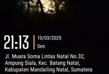Makin Arogan..!!! Bos Tambang Peti Batang Natal Bayar Pereman Untuk Bekap Di Lokasi Tambang Teropongistana.com Mandailing Natal Beberapa Bos Pelaku Tambang (Peti) Ilegal Beraksi Kembali Di Wilayah Hukum Polres Madina Sumut Masih Beroperasi Dengan Aman Tanpa Ada Kendala Dalam Penindakan Pengawasan Dari Pihak Aph Kepolisian Maupun Dari Kapolsek Setempat Serta Pihak Kapolres Mandailing Natal, 10 Maret 2025. Besar Dugaan Bahwa Hal Ini Telah Terjadi Perbuatan Main Mata Dengan &Quot;Bos Bos Besar Tambang Yang Sangat Berani Melakukan Penambangan Di Muka Umum Di Beberapa Wilayah Yaitu Kecamatan Batang Natal,Kecamatan Lingga Bayu, Ranto Baek Dan Kecamatan Mbg,Kec.siabu Yang Masih Masih Beroperasi Hingga Saat Sekarang, Pada Hari Senin Sekitaran Jam 9:30 Malam Tim Media Dan (Lsm)Lembaga Swadaya Masyarakat Melakukan Investigasi Liputan Di Lapangan Desa Jambur Baru Kecamatan Batang Natal Telah Menemukan Terkait Adanya Beberapa Alat Berat Excavator (Beco) Yang Melakukan Penambangan Peti Ilegal Di Pinggiran Das Sungai Batang Natal Yang Telah Mengakibatkan Dampak Pengerusakan Lingkungan Alam, Pencemaran Terhadap Air Sungai Batang Natal Dan Pengerusakan Pasilitas Umum Lainya Bahwa Setelah Peliputan Awak Media Dan Lsm Selesai Ada Dua Orang Pereman Mendatangi Tim Media Dan Lsm Dengan Cara Menjegat Langsung Di Depan Mobil Dengan Cara Arogan Terhadap Awak Media Dan Juga Ia Mengaku Bahwa Alat Berat Yang Menambang Itu Adalah Milik Nya Dengan Nada Suara Yang Keras Kepada Tim Selain Itu Pereman Juga Membentak Awak Media Sehingga Tim Merasa Ketakutan Atas Perbuatan Dua Pereman Tersebut Setelah Itu Tim Liputan Media Dan Lsm Langsung Mendatangi Kantor Polsek Batang Natal Untuk Melaporkan Kejadian Atas Perbuatan Pereman Yang Dengan Sengaja Menjegat Dan Menghalang Halangi Tugas Pers Dalam Peliputan Di Lapangan Didalam Melakukan Tugas Kami Sebagai Jurnalis Dan Kami Merasa Di Halang Halangi Oleh Pereman Dalam Menjalankan Bertugas &Quot;Ucap S, Maka Akibat Dari Perbuatan Yang Pereman Lakukan Kepda Awak Media Dan Lsm Telah Melanggar Undang Undang Bahwa Dua Orang Pereman Telah Melakukan Perbuatan Yang Melawan Hukum. (☆)