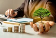 Teropongistana.com Sukabumi – Lembaga Wakaf (Lw) Doa Bangsa Hari Ini Mengumumkan Investasi Strategis Sebagian Aset Wakaf Uangnya Pada Sukuk Tabungan (St) Seri St014T2 Di Permatabank Syariah Sebesar Rp. 130 Juta. Pembelian Sukuk Ini Dilakukan Pada Masa Penawaran Produk Tersebut Dari Tanggal 7 Maret 2025 Sampai Dengan Tanggal 16 April 2025. Langkah Ini Diambil Sebagai Bagian Dari Upaya Lembaga Untuk Mengoptimalkan Pengelolaan Dana Wakaf Dan Memberikan Manfaat Yang Lebih Luas Bagi Masyarakat. Investasi Pada St014T2 Ini Dipilih Karena Dinilai Sebagai Instrumen Investasi Yang Aman, Stabil, Dan Sesuai Dengan Prinsip Syariah. Dengan Imbal Hasil Yang Kompetitif, Investasi Ini Diharapkan Dapat Memberikan Kontribusi Yang Signifikan Dalam Mendukung Program-Program Kemaslahatan Umat Yang Dijalankan Oleh Lembaga Wakaf Doa Bangsa Sekaligus Sebagai Upaya Juga Dalam Mendukung Program Pemerintah Republik Indonesia. &Amp;Quot;Kami Sangat Bersyukur Dapat Melakukan Investasi Ini Sebagai Bagian Dari Komitmen Kami Untuk Mengelola Dana Wakaf Secara Amanah Dan Produktif,&Amp;Quot; Ujar Tus Wahid, Direktur Lw Doa Bangsa. &Amp;Quot;Investasi Pada Sukuk Tabungan St014T2 Ini Sejalan Dengan Visi Kami Untuk Mengembangkan Potensi Wakaf Uang Dalam Memberikan Manfaat Yang Berkelanjutan Bagi Masyarakat.&Amp;Quot; Dana Yang Diinvestasikan Pada St014T2 Berasal Dari Wakaf Uang Yang Telah Dipercayakan Oleh Para Wakif Kepada Lembaga Wakaf Doa Bangsa. Imbal Hasil Dari Investasi Ini Akan Digunakan Untuk Membiayai Berbagai Program Kemaslahatan Umat, Antara Lain: • Program Pendidikan Dan Beasiswa Bagi Anak-Anak Kurang Mampu • Program Pemberdayaan Ekonomi Masyarakat • Program Bantuan Kesehatan Bagi Masyarakat Yang Membutuhkan • Program Pembangunan Infrastruktur Sosial • Program Kemaslahatan Lainnya &Amp;Quot;Kami Percaya Bahwa Investasi Ini Akan Memberikan Dampak Positif Yang Signifikan Bagi Masyarakat,&Amp;Quot; Tambah Tus Wahid. &Amp;Quot;Kami Mengajak Seluruh Masyarakat Untuk Terus Mendukung Program-Program Wakaf Yang Kami Jalankan, Sehingga Kita Dapat Bersama-Sama Mewujudkan Masyarakat Yang Lebih Sejahtera Dan Berkeadilan.&Amp;Quot; Lembaga Wakaf Doa Bangsa Mengucapkan Terima Kasih Kepada Permatabank Syariah Atas Kerja Sama Yang Terjalin Dalam Investasi Ini. Lembaga Juga Menyampaikan Apresiasi Kepada Seluruh Wakif Yang Telah Mempercayakan Dana Wakafnya Untuk Dikelola Dan Dikembangkan.
