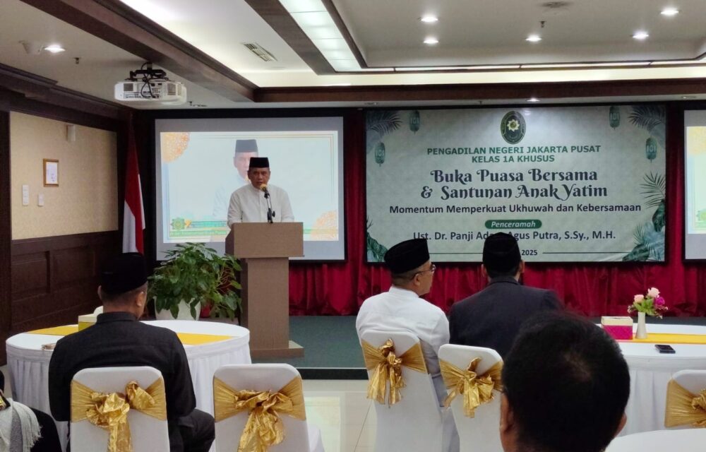Pn Jakpus Gelar Bukber Dan Beri Santunan Kepada Anak Yatim
