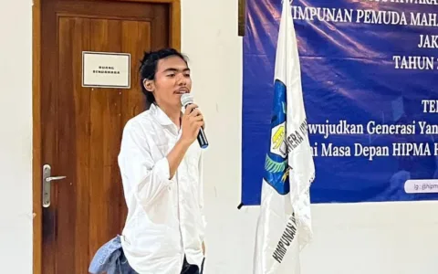 Terus Melawan, Mahasiswa Halmahera Utara Pasang Badan Bela Buruh Lawan PT. NHM di Jakarta
