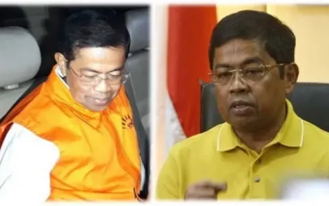 Teropongistana.com Jakarta - Wakil Ketua Umum Partai Golkar, Idrus Marham, mendukung jika Kejaksaan Agung memeriksa Basuki Tjahaja Purnama alias Ahok. Mantan Komisaris Utama Pertamina itu berpeluang untuk diperiksa terkait kasus korupsi di BUMN minyak bumi dan gas tersebut. Menurut Idrus, soal oplosan ini diduga sebenarnya sudah berlangsung selama beberapa tahun terakhir. Baik saat Ahok menjabat sebagai Komisaris Utama Pertamina maupun sebelumnya. "Sehingga Pak Ahok harus menjelaskan kondisi sewaktu masih aktif sebagai komisaris dan mengetahui kasus ini," ujarnya, Senin (3/3/2025). Ini supaya Kejaksaan Agung mendapatkan informasi-informasi yang lebih faktual sehingga bisa menjadi alat bukti hukum. "Jadi, pemanggilan Ahok itu harus dilakukan dalam kerangka penegakan hukum," kata Idrus. Mantan Menteri Sosial itu menyatakan pihak Kejaksaan Agung pasti sudah siap untuk melakukannya. Kejaksaan Agung tengah menangani kasus korupsi tata kelola minyak mentah dan produk kilang di Pertamina dan kontraktornya. Sedangkan Ahok secara terbuka mengatakan kasus korupsi ini hanya sekadar pergantian aktor dengan pola permainan yang sama.