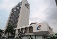 Inilah Update Daftar Harga Bbm Pertamina Terkini Per 17 April 2025 Di Spbu Seluruh Wilayah Indonesia. Pada Pekan Ketiga Di Bulan April 2025, Apakah Pertamina Melakukan Penyesuaian Harga Bbm? Dilansir Dari Laman Resmi Mypertamina, Sebelumnya Terdapat 5 Bbm Yang Turun Harga. Di Antaranya Pertamax Green, Pertamax Turbo, Dexlite, Pertamina Dex, Termasuk Pertamax. Perlu Diketahui Kenaikan Atau Penurunan Harga Bbm Tersebut Mengacu Pada Tren Harga Rata-Rata Minyak Dunia Dan Nilai Tukar Rupiah Terhadap Dollar As. Kebijakan Penyesuaian Harga Juga Atas Kewenangan Pertamina. Untuk Memastikan Apakah Ada Perubahan Harga, Anda Bisa Mengecek Update Daftar Harga Bbm Terkini Secara Berkala. Selain Itu, Harga Bbm Ini Bisa Beda-Beda Di Setiap Wilayah Di Indonesia. Lalu, Bagaimana Dengan Harga Bbm Lainnya Seperti Solar Dan Pertalite ? Berikut Simak Selengkapnya Update Daftar Harga Bbm Pertamina Terbaru Untuk Seluruh Indonesia Pada Hari Ini Kamis 17 April 2025, Dilansir Dari Mypertamina.id. Provinsi Aceh  Pertamax: Rp 12.800 Pertamax Turbo: Rp 13.800 Dexlite: Rp 13.900 Pertamina Dex: Rp 14.200  Free Trade Zone (Ftz) Sabang Pertamax: Rp 11.800 Dexlite: Rp 12.750  Provinsi Sumatera Utara Pertamax: Rp 12.800 Pertamax Turbo: Rp 13.800 Dexlite: Rp 13.900 Pertamina Dex: Rp 14.200  Provinsi Sumatera Barat Pertamax: Rp 13.050 Pertamax Turbo: Rp 14.100 Dexlite: Rp 14.200 Pertamina Dex: Rp 14.500  Provinsi Riau Pertamax: Rp 13.050 Pertamax Turbo: Rp 14.100 Dexlite: Rp 14.200 Pertamina Dex: Rp 14.500  Provinsi Kepulauan Riau Pertamax: Rp 13.050 Pertamax Turbo: Rp 14.100 Dexlite: Rp 14.200 Pertamina Dex: Rp 14.500 Free Trade Zone (Ftz) Batam Pertamax: Rp 11.900 Pertamax Turbo: Rp 12.850 Dexlite: Rp 12.900 Pertamina Dex: Rp 13.200  Provinsi Jambi Pertamax: Rp 12.800 Pertamax Turbo: Rp 13.800 Dexlite: Rp 13.900 Pertamina Dex: Rp 14.200  Provinsi Bengkulu Pertamax: Rp 13.050 Pertamax Turbo: Rp 14.100 Dexlite: Rp 14.200 Pertamina Dex: Rp 14.500  Provinsi Sumatera Selatan Pertamax: Rp 12.800 Pertamax Turbo: Rp 13.800 Dexlite: Rp 13.900 Pertamina Dex: Rp 14.200  Provinsi Bangka Belitung Pertamax: Rp 12.800 Pertamax Turbo: Rp 13.800 Dexlite: Rp 13.900 Pertamina Dex: Rp 14.200  Provinsi Lampung Pertamax: Rp 12.800 Pertamax Turbo: Rp 13.800 Dexlite: Rp 13.900 Pertamina Dex: Rp 14.200  Provinsi Dki Jakarta Pertamax: Rp 12.500 Pertamax Turbo: Rp 13.500 Pertamax Green 95: Rp 13.250 Dexlite: Rp 13.600 Pertamina Dex: Rp 13.900  Provinsi Banten Pertamax: Rp 12.500 Pertamax Turbo: Rp 13.500 Pertamax Green 95: Rp 13.250 Dexlite: Rp 13.600 Pertamina Dex: Rp 13.900  Provinsi Jawa Barat Pertamax: Rp 12.500 Pertamax Turbo: Rp 13.500 Pertamax Green 95: Rp 13.250 Dexlite: Rp 13.600 Pertamina Dex: Rp 13.900  Provinsi Jawa Tengah Pertamax: Rp 12.500 Pertamax Turbo: Rp 13.500 Pertamax Green 95: Rp 13.250 Dexlite: Rp 13.600 Pertamina Dex: Rp 13.900  Provinsi Di Yogyakarta Pertamax: Rp 12.500 Pertamax Turbo: Rp 13.500 Pertamax Green 95: Rp 13.250 Dexlite: Rp 13.600 Pertamina Dex: Rp 13.900  Provinsi Jawa Timur Pertamax: Rp 12.500 Pertamax Turbo: Rp 13.500 Pertamax Green 95: Rp 13.250 Dexlite: Rp 13.600 Pertamina Dex: Rp 13.900  Provinsi Bali Pertamax: Rp 12.500 Pertamax Turbo: Rp 13.500 Pertamax Green 95: Rp 13.250 Dexlite: Rp 13.600 Pertamina Dex: Rp 13.900  Provinsi Nusa Tenggara Barat Pertamax: Rp 12.500 Pertamax Turbo: Rp 13.500 Pertamax Green 95: Rp 13.250 Dexlite: Rp 13.600 Pertamina Dex: Rp 13.900  Provinsi Nusa Tenggara Timur Pertamax: Rp 12.500 Pertamax Turbo: Rp 13.500 Pertamax Green 95: Rp 13.250 Dexlite: Rp 13.600 Pertamina Dex: Rp 13.900 Solar Non-Subsidi: Rp 13.500  Provinsi Kalimantan Barat Pertamax: Rp 12.800 Pertamax Turbo: Rp 13.800 Dexlite: Rp 13.900 Pertamina Dex: Rp 14.200  Provinsi Kalimantan Tengah Pertamax: Rp 12.800 Pertamax Turbo: Rp 13.800 Dexlite: Rp 13.900  Pertamina Dex: Rp 14.200  Provinsi Kalimantan Selatan Pertamax: Rp 13.050 Pertamax Turbo: Rp 14.100 Dexlite: Rp 14.200 Pertamina Dex: Rp 14.500  Provinsi Kalimantan Timur Pertamax: Rp 12.800 Pertamax Turbo: Rp 13.800 Dexlite: Rp 13.900 Pertamina Dex: Rp 14.200  Provinsi Kalimantan Utara Pertamax: Rp 12.800 Pertamax Turbo: Rp 13.800 Dexlite: Rp 13.900 Pertamina Dex: Rp 14.200  Provinsi Sulawesi Utara Pertamax: Rp 12.800 Pertamax Turbo: Rp 13.800 Dexlite: Rp 13.900 Pertamina Dex: Rp 14.200  Provinsi Gorontalo Pertamax: Rp 12.800 Pertamax Turbo: Rp 13.800 Dexlite: Rp 13.900 Pertamina Dex: Rp 14.200  Provinsi Sulawesi Tengah Pertamax: Rp 12.800 Pertamax Turbo: Rp 13.800 Dexlite: Rp 13.900 Pertamina Dex: Rp 14.200  Provinsi Sulawesi Tenggara Pertamax: Rp 12.800 Pertamax Turbo: Rp 13.800 Dexlite: Rp 13.900 Pertamina Dex: Rp 14.200  Provinsi Sulawesi Selatan Pertamax: Rp 12.800 Pertamax Turbo: Rp 13.800 Dexlite: Rp 13.900  Pertamina Dex: Rp 14.200  Provinsi Sulawesi Barat Pertamax: Rp 12.800 Pertamax Turbo: Rp 13.800 Dexlite: Rp 13.900 Pertamina Dex: Rp 14.200.  Provinsi Maluku Pertamax: Rp 12.800 Dexlite: Rp 13.900.  Provinsi Maluku Utara Pertamax: Rp 12.800 Dexlite: Rp 13.900.  Provinsi Papua Pertamax: Rp 12.800 Pertamax Turbo: Rp 13.800 Dexlite: Rp 13.900.  Provinsi Papua Barat  Pertamax: Rp 12.800 Dexlite: Rp 13.900 Pertamina Dex: Rp 14.200.  Provinsi Papua Selatan Pertamax: Rp 12.800 Dexlite: Rp 13.900.  Provinsi Papua Pegunungan Pertamax: Rp 12.800 Dexlite: Rp 13.900.  Provinsi Papua Tengah Pertamax: Rp 12.800 Dexlite: Rp 13.900.  Provinsi Papua Tengah Pertamax: Rp 12.800 Dexlite: Rp 13.900.  Provinsi Papua Barat Daya Pertamax: Rp 12.800 Dexlite: Rp 13.900 Pertamina Dex: Rp 14.200. Nah, Itulah Daftar Harga Bbm Terbaru Di Spbu Pertamina Di Seluruh Wilayah Di Indonesia. Pada April 2025 Di Jawa Barat, Terdapat 5 Bbm Yang Turun Harga, Di Antaranya: • Pertamax : Rp12.500/Liter Sebelumnya Harga Pertamax Rp 12.900/Liter Turun Harga Rp 400/Liter. • Pertamax Green : Rp13.250/Liter Sebelumnya Rp 13.700/Liter Turun Harga Rp 450/Liter. • Pertamax Turbo : Rp13.500/Liter Sebelumnya Rp 14.000/Liter Turun Harga Rp 500/Liter. • Dexlite : Rp13.600/Liter Sebelumnya Rp 14.300/Liter Turun Harga Rp 700/Liter. • Pertamina Dex : Rp13.900/Liter Sebelumnya Rp 14.600/Liter Turun Harga Rp 700/Liter. Sedangkan Bbm Lainnya Tidak Mengalami Perubahan Harga Termasuk Harga Pertalite Dan Bio Solar. Untuk Harga Pertalite Dan Solar Tidak Mengalami Perubahan Harga Sejak Tahun 2022 Lalu. Kini, Harga Pertalite Masih Dibanderol Rp 10.000 Per Liter Dan Solar Rp 6.800.